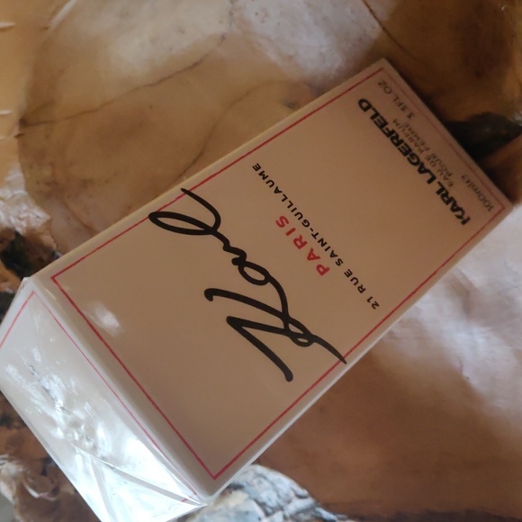 Karl Lagerfeld Paris 21 Rue Saint-Guillaume Eau de Parfum. 3.3 oz - Picture 3 of 7
